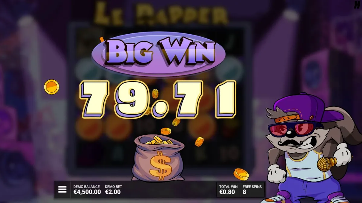 Le Rapper slot game interface featuring Smokey the raccoon in a hip-hop studio setting.